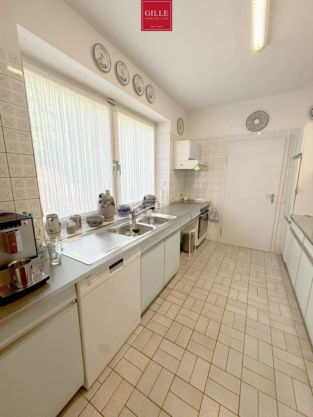 Ansicht 12 von: Stilvoller Bungalow mit beeindruckendem Raumangebot, traumhaftem Garten und Garage in Reuschenberg